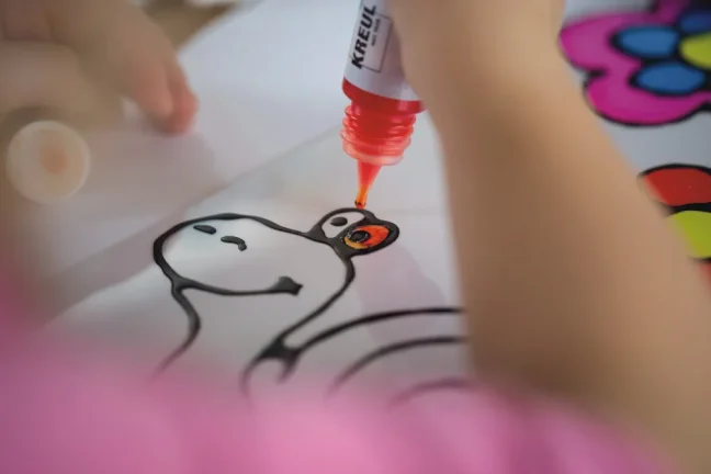 KREUL Set di colori per vetro MUCKI – Animaletti