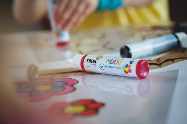 KREUL Set di colori per vetro MUCKI – 4 x 29 ml